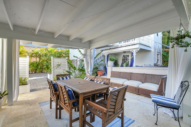 Building Photo - 412 El Prado