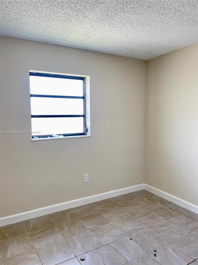 Building Photo - 1300 SW 122nd Ave