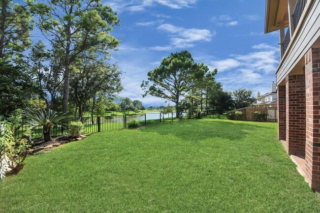 Building Photo - 12506 Short Springs Dr