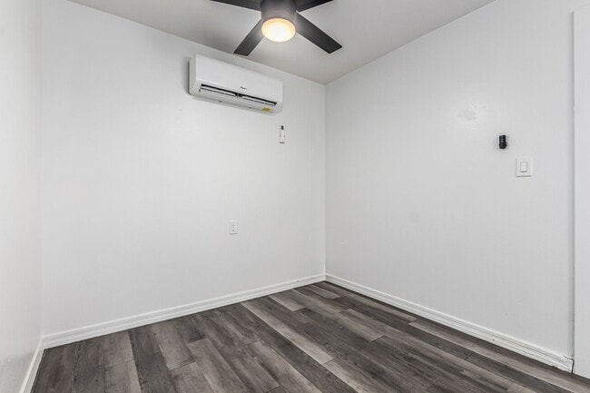 Building Photo - 5517 N 27th Dr