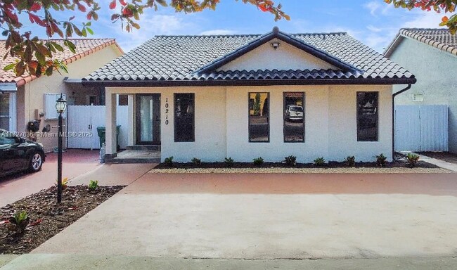 Primary Photo - 10210 NW 125th St