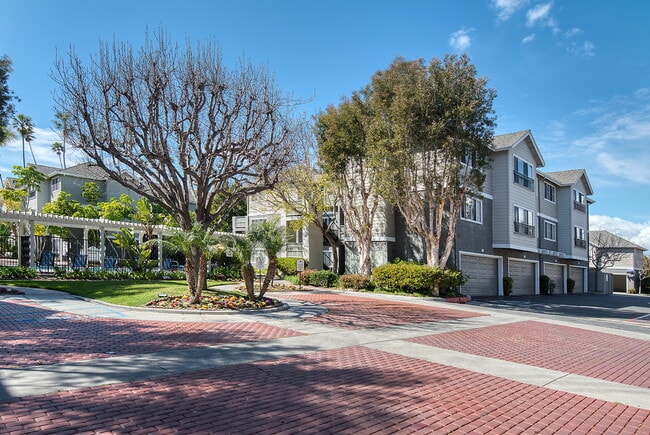 Building Photo - Mariners Place