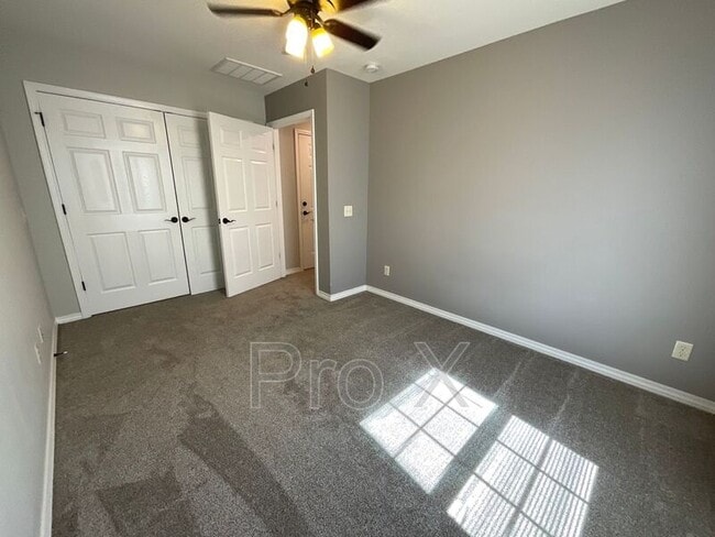 Building Photo - 618 Easton Dr