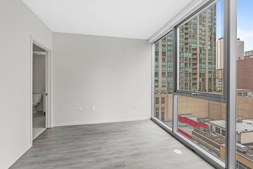 Building Photo - 6 E Huron St