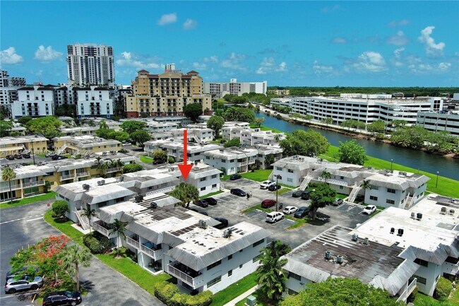 Building Photo - 7430 SW 82nd St