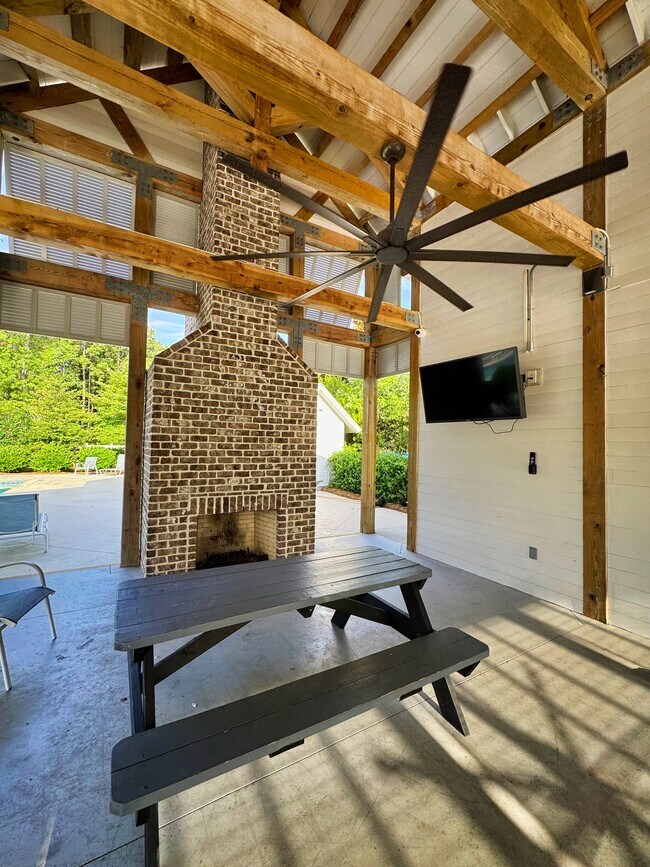 Building Photo - 1545 Oldenburg Dr