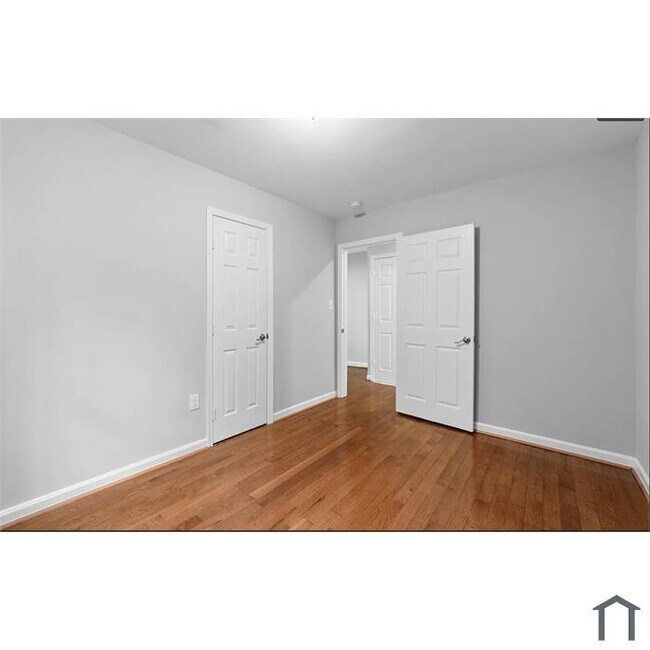 Building Photo - 443 20th St NE