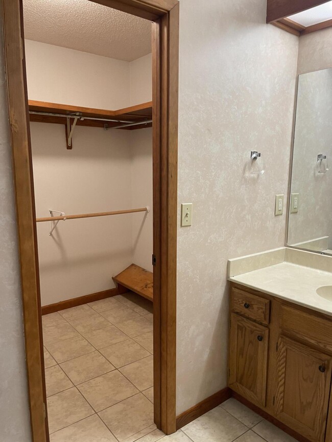 Building Photo - 1018 Alderwood Way
