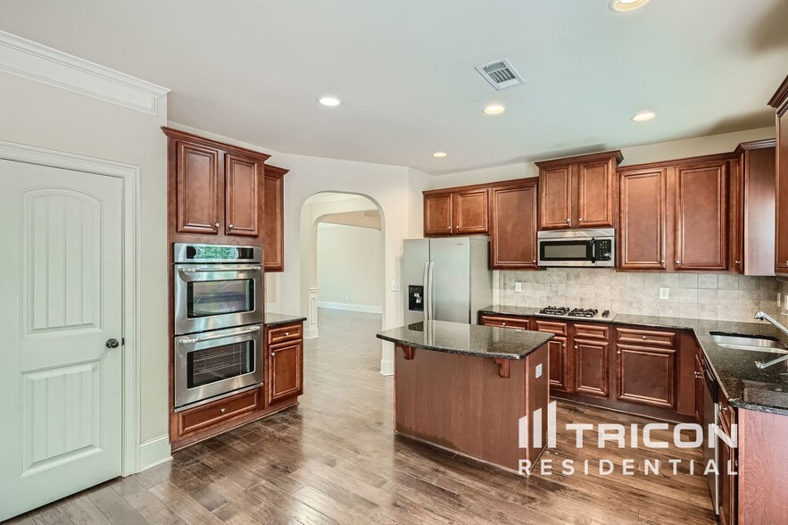Building Photo - 14 Bryce Creek Dr