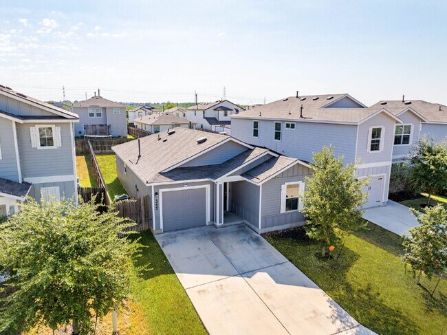 Building Photo - SOLAR Powered Home for Utility Savings! 1 MONTH FREE RENT WITH 20 MONTH LEASE!