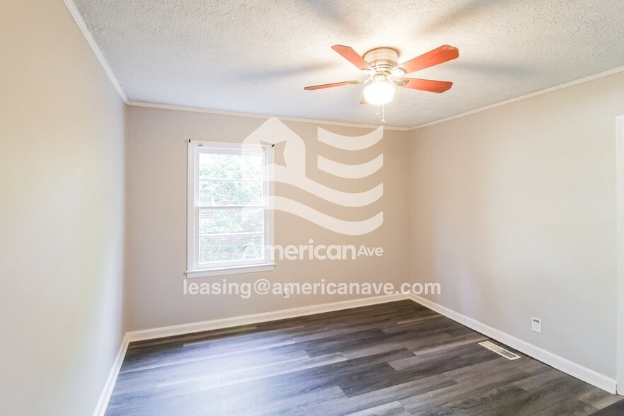 Building Photo - 4316 Summerhill Dr