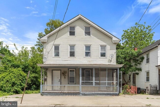 Primary Photo - 210 Church St