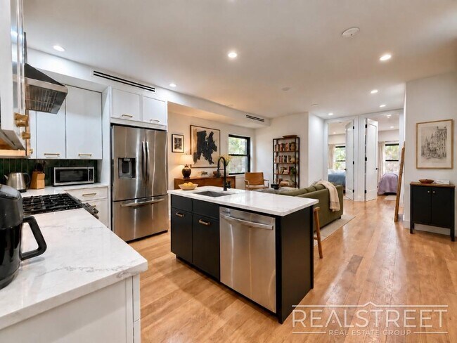 Building Photo - Spacious 3-Bedroom Duplex with Private Outdoor Space in Ocean Hill