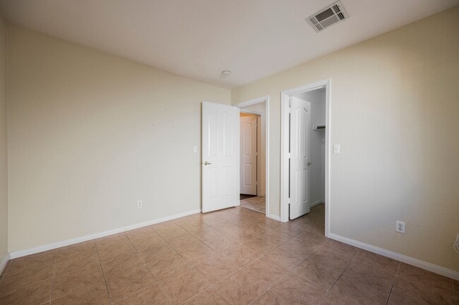 Building Photo - Summerlin - Single Story Townhome -