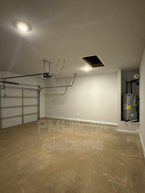 Building Photo - 15733 Ruthie Lynn Dr