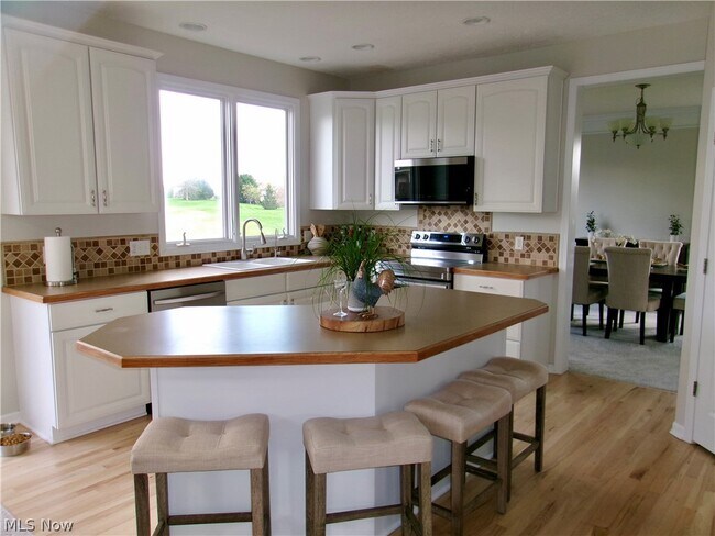 Building Photo - 3473 Churchill Downs