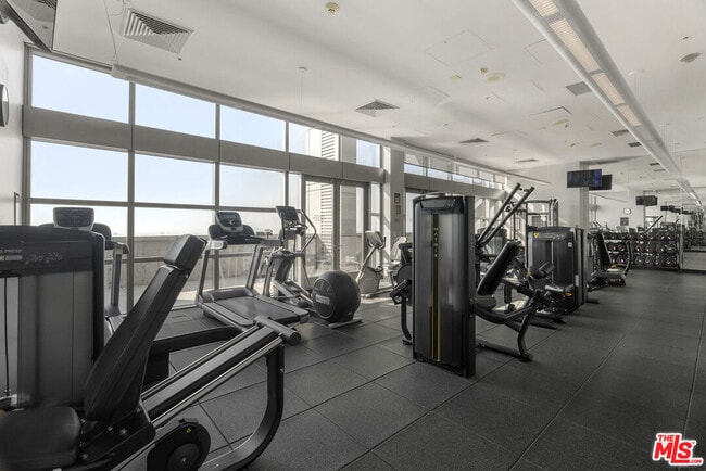 Building Photo - 1155 S Grand Ave