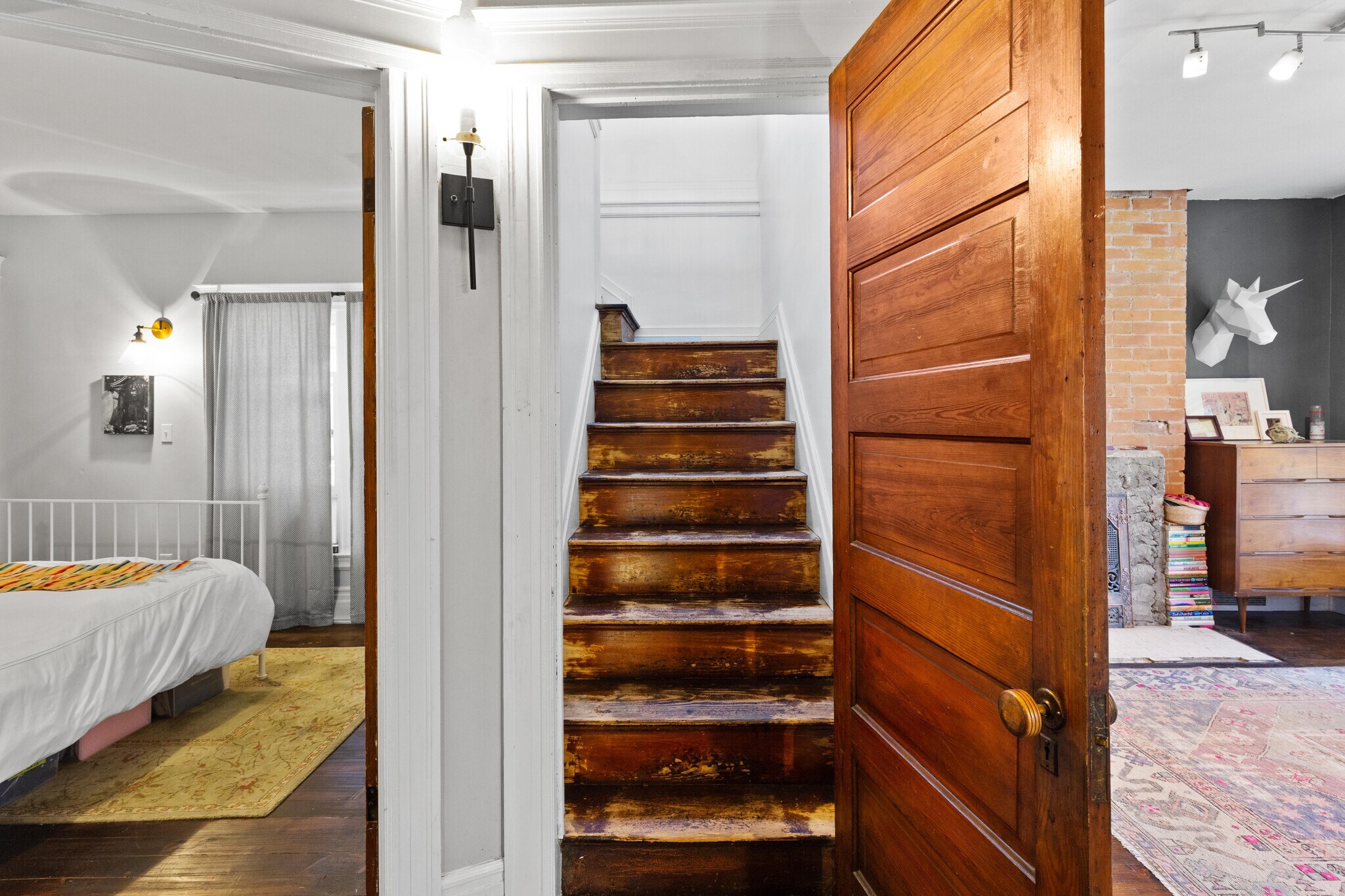 Building Photo - 1531 Vinewood St