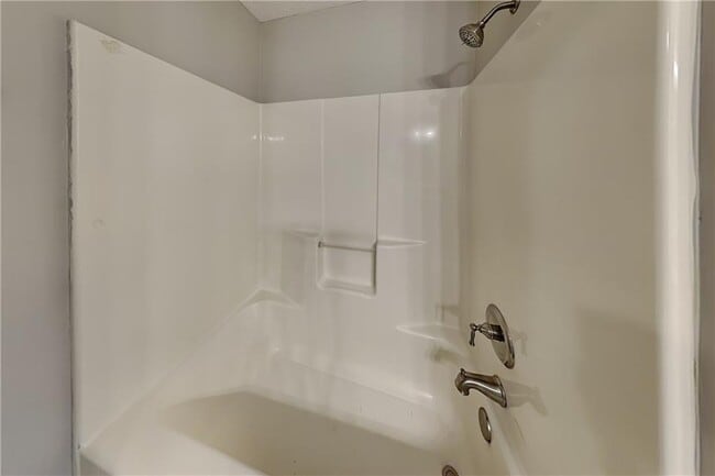 Building Photo - 5022 Cliff Top Dr