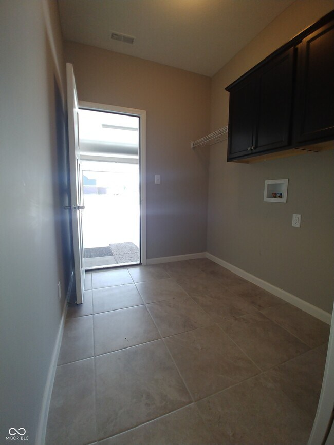 Building Photo - 818 Bluegrass Trail