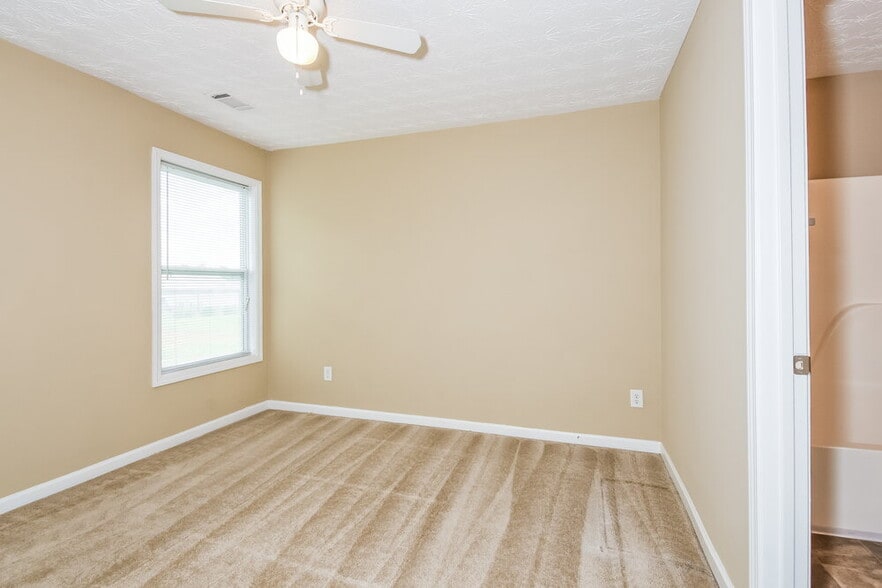 Building Photo - 206 Winterbury Dr