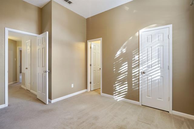 Building Photo - 2213 Heatherton Pl