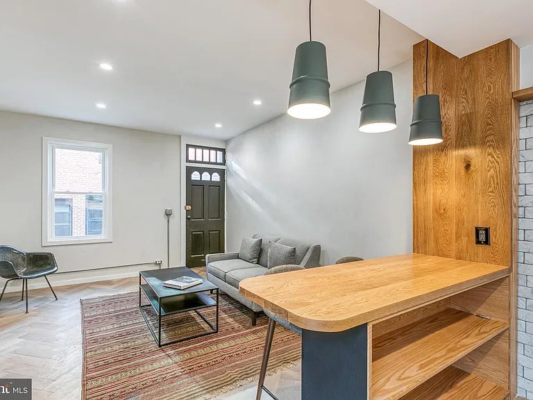 Building Photo - 2212 Panama St