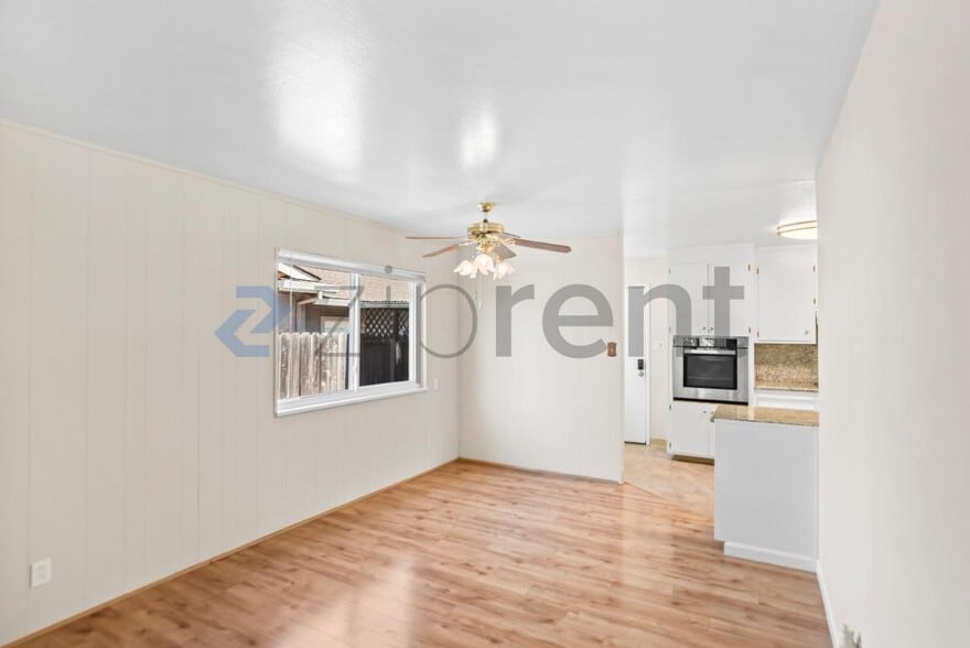 Building Photo - Unit