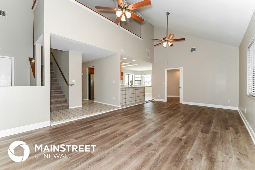 Building Photo - 17609 Brentwood Ct