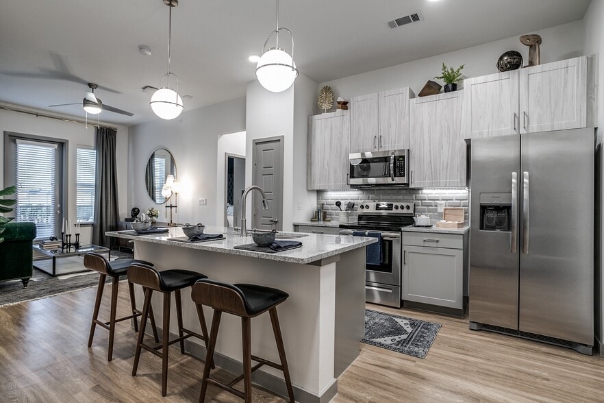 Building Photo - Innova