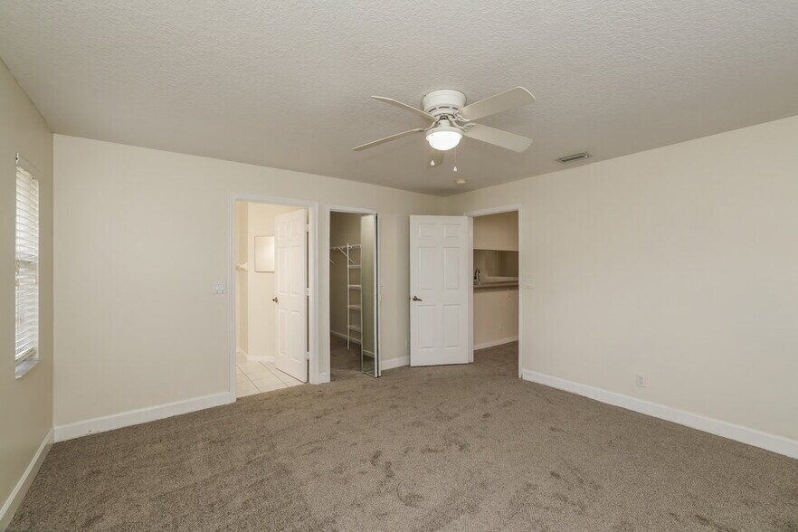 Building Photo - 109 Almeria St