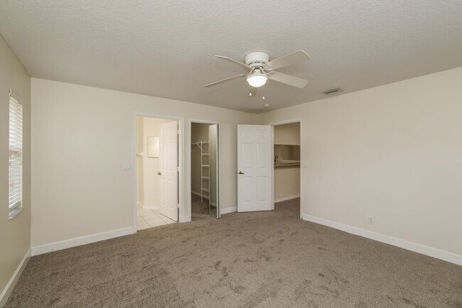 Building Photo - 109 Almeria St