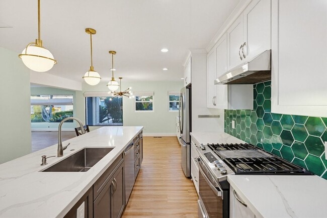 Building Photo - 3 Bedroom Home with Ocean Views in Point Loma