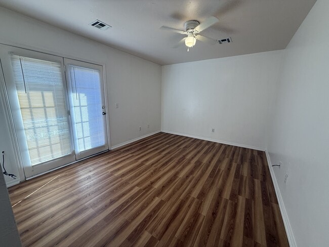 Building Photo - 2203 S Bluestone St