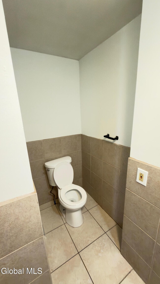 Building Photo - 3132 6th Ave