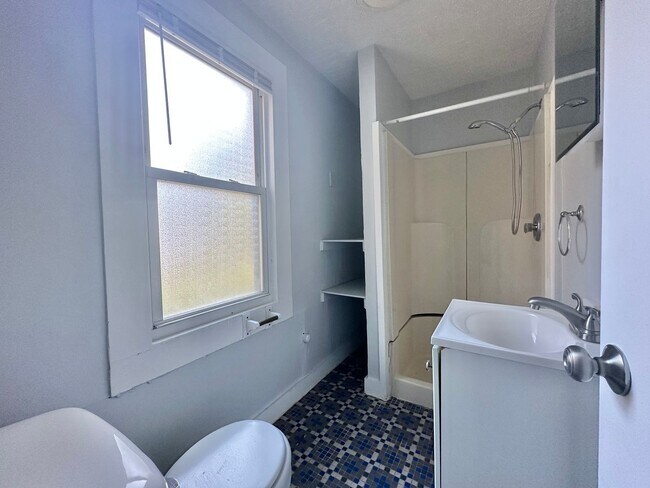 Building Photo - 179 Bradley St