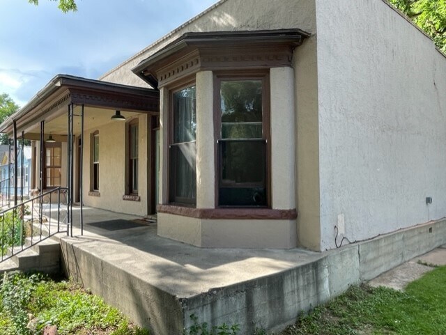 Building Photo - 523 E 3rd St