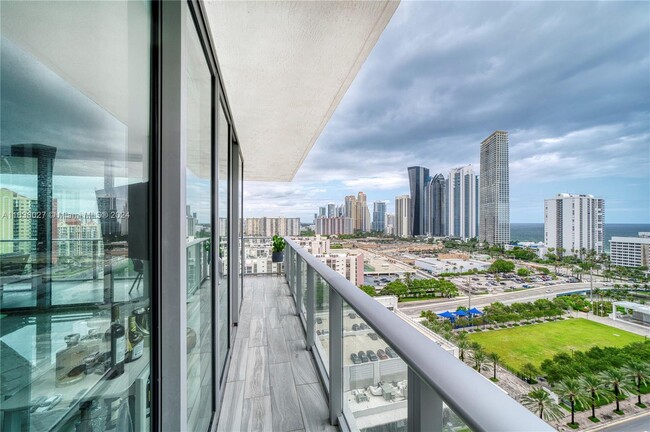 Building Photo - 300 Sunny Isles Blvd