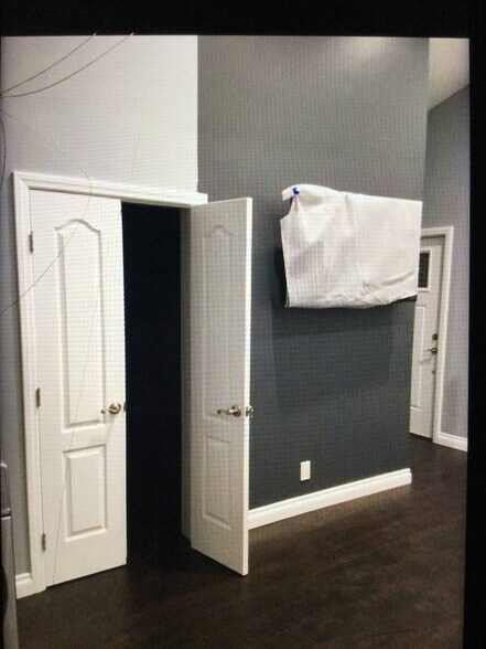 Bedroom entry Living area media wall - 3437 Caspian Dr
