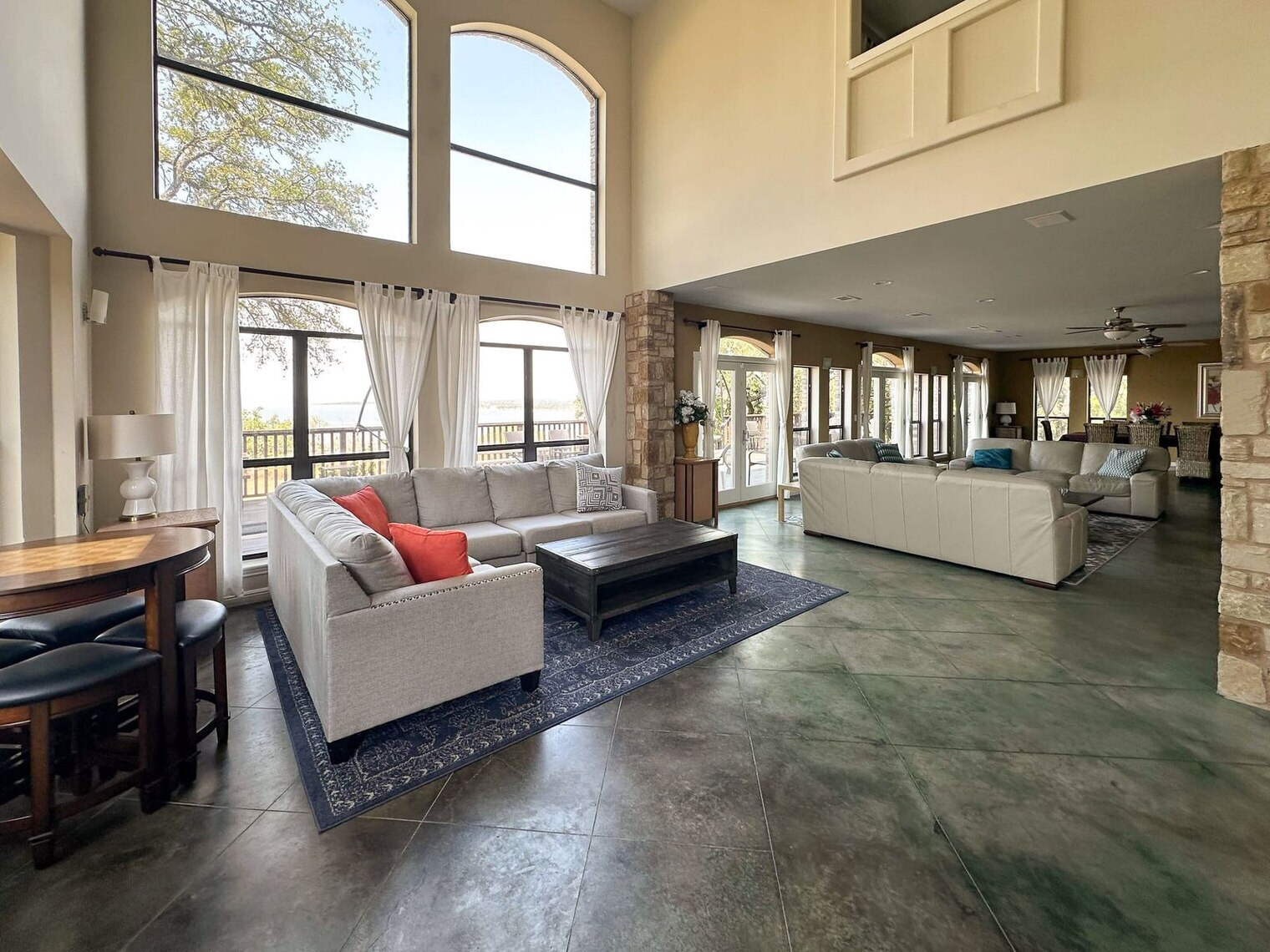 Building Photo - 206 Forest Dr