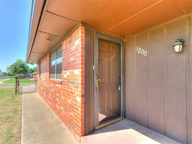 Building Photo - 1200 N Crawford Ave