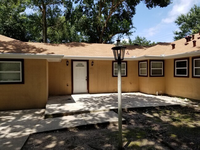 Building Photo - 601 N Pruett St