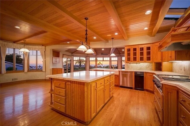 Building Photo - 811 6th St