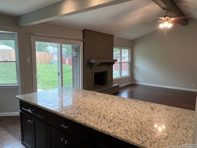 Building Photo - 1018 Ericson Dr
