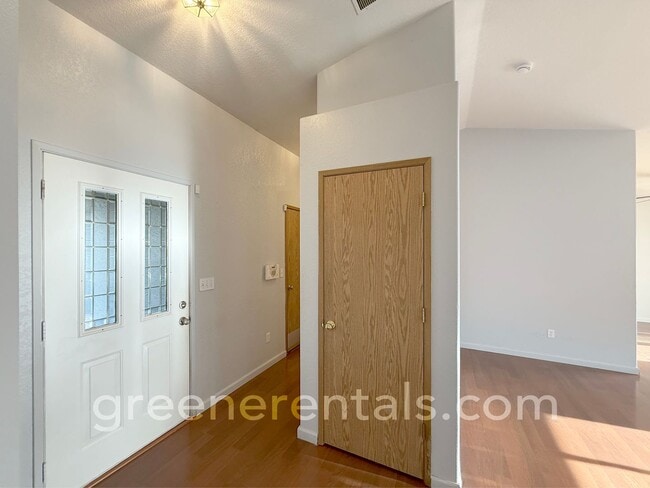 Building Photo - 3BR/2BA Rambler with 2-Car Garage in Yelm!