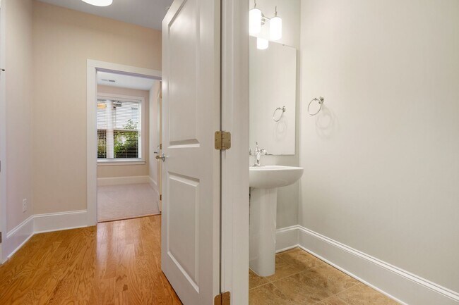 Building Photo - Luxurious 2BR Condo with Fantastic Upgrades!  Pet friendly!