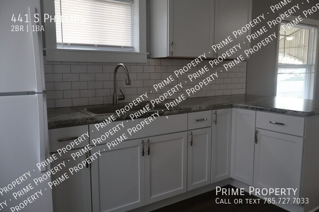 Building Photo - 441 S Phillips-