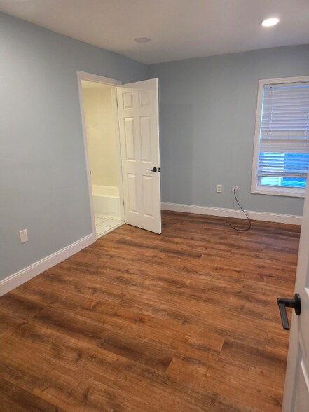 Building Photo - 102 Mt Pleasant Ave