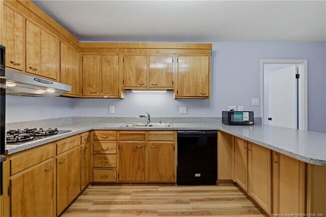 Building Photo - 1829 Martindale Dr
