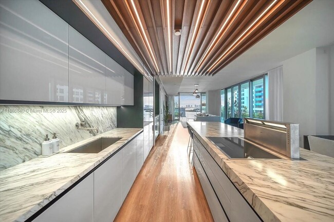 Building Photo - 1300 Monad Ter